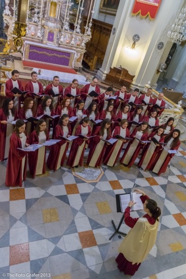 Marouska Attard conducting Schola Cantorum Jubilate at the Malta International Choir Festival 2013